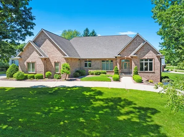 2930 S Telemark Cir, Green Bay, WI 54313