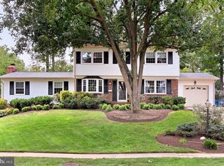 8135 Carr Pl, Springfield, VA 22152