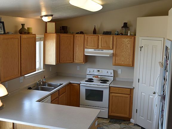 5th image of 1043 W 1750th St S