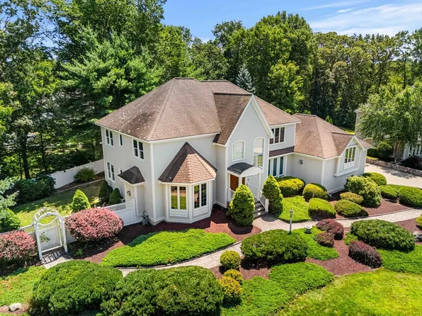 11 Scotland Dr, Andover, MA 01810