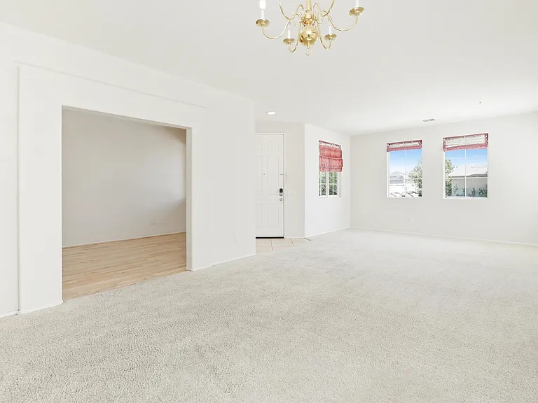 2639 Belvedere Ln — Photo 14