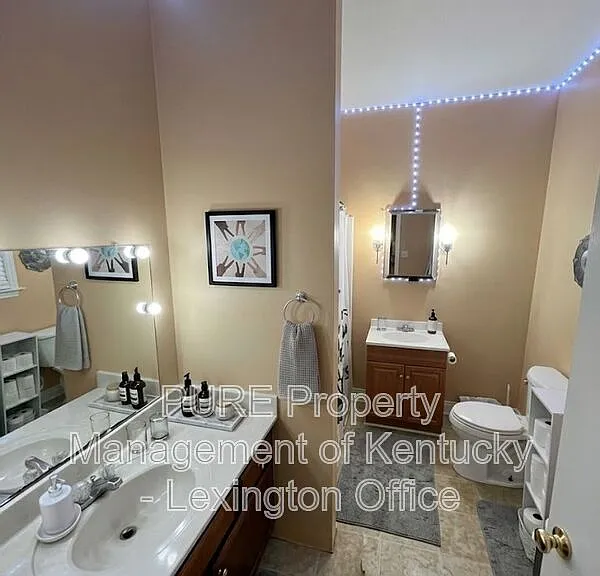 444 N Broadway — Photo 6