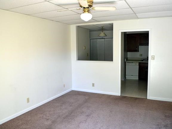 3rd image of 3091 Woody Ln