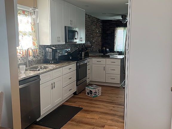 2nd image of 8519 Glengary St