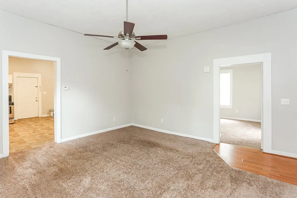 2 bed, 1.0 bath, 1042 sqft, $1,520 — Photo 4