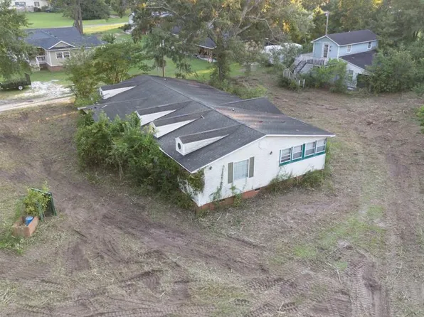 1064 Mosstree Ct, Manning, SC 29102