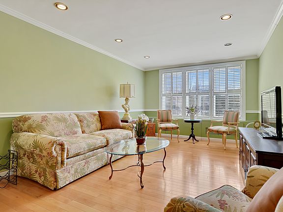 3rd image of 21 Fairview Ave APT 330