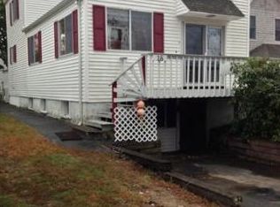 18 4th St, Wareham, MA 02571