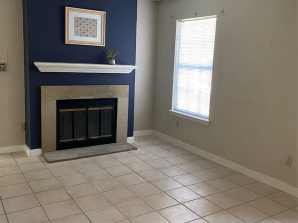 1716 Crest Grove Dr, Arlington, TX 76012