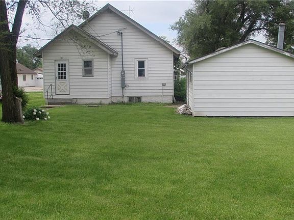 2nd image of 306 SE 1st St