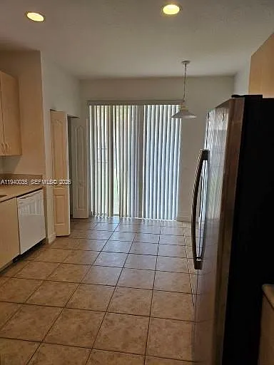2160 NE 37th Rd — Photo 14