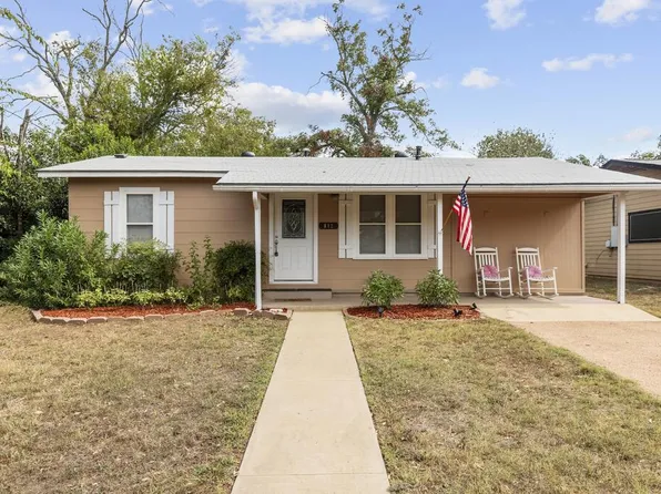 812 W Austin St, Fredericksburg, TX 78624