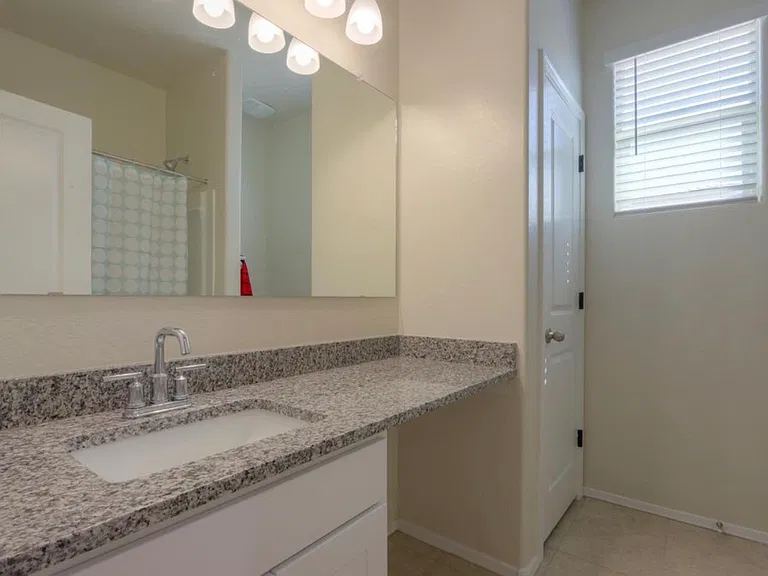 36085 W San Sisto Ave — Photo 10