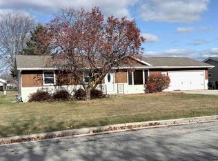 1517 Navarino St, Algoma, WI 54201