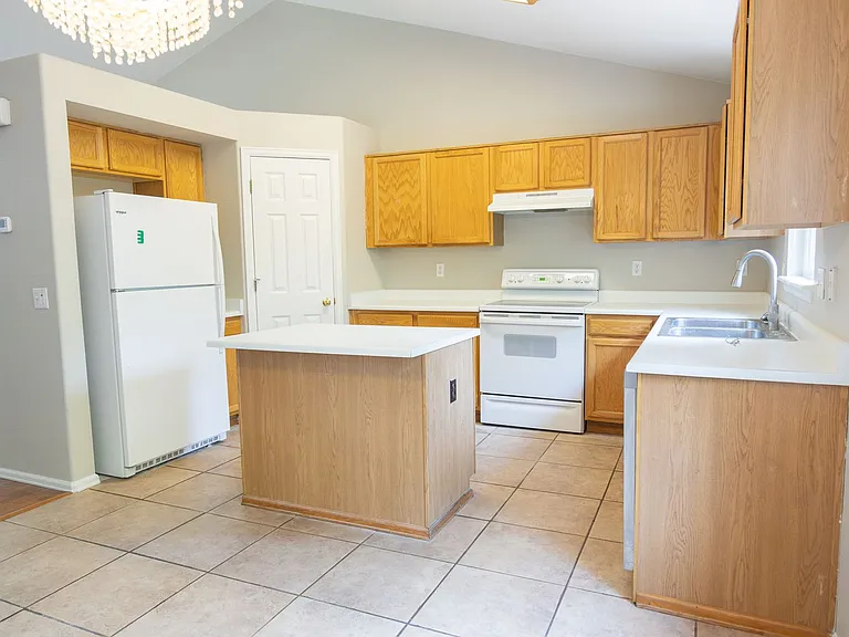 5711 Mesa Mountain Way — Photo 8