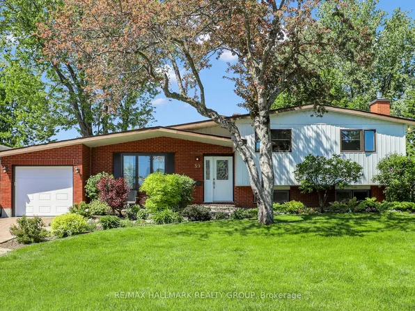 39 Biscayne Cres, Ottawa, ON K2E 5R9