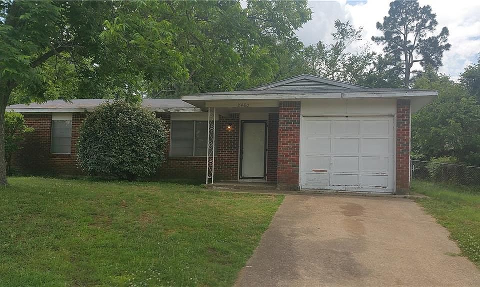 1st image of 2480 Crescent Dr