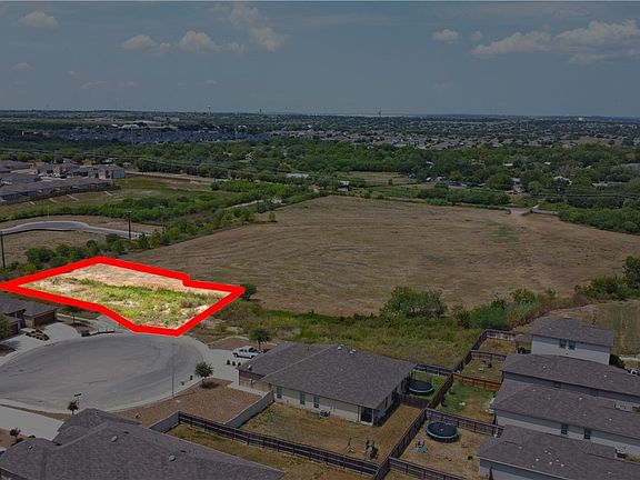 3rd image of 1 Stacy Ln