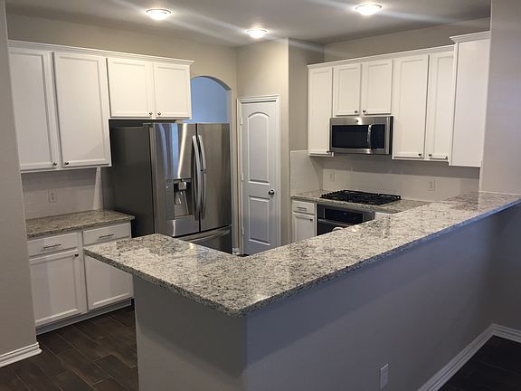Kitchen - SS Appliances 