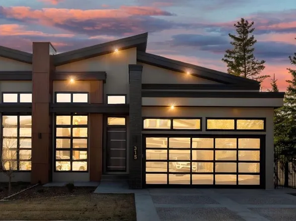 315 E Elveden Ct SW, Calgary, AB T3H 2A9