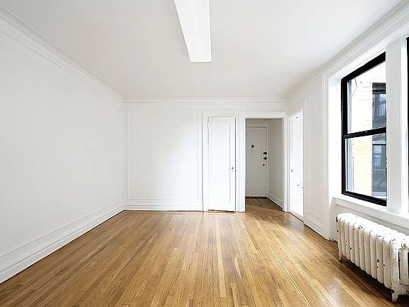 4th image of 319 W 18th St #5K