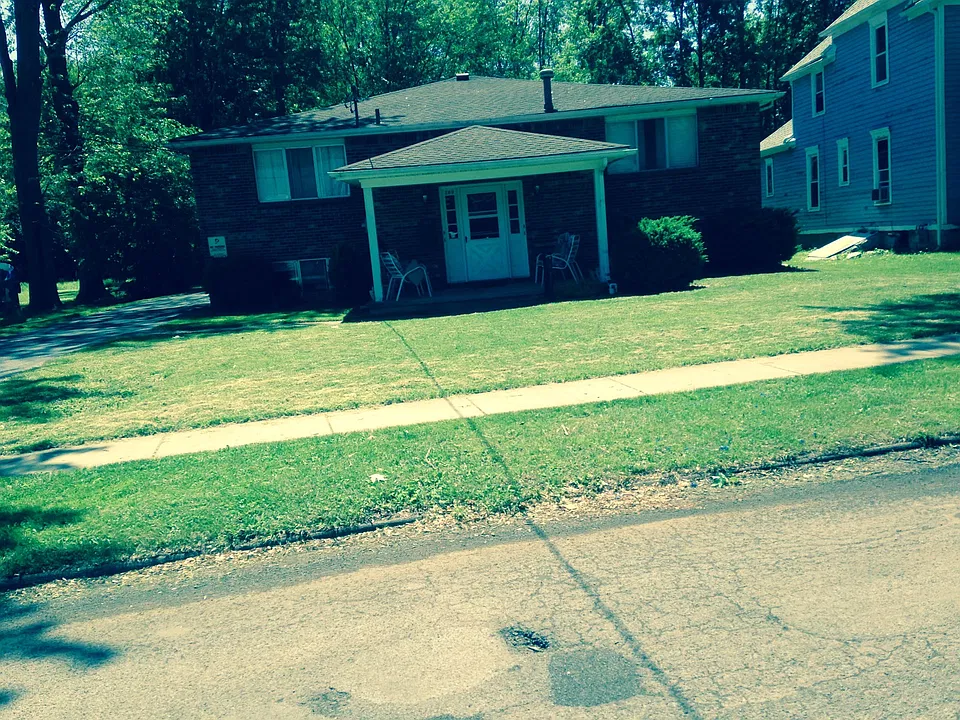 269 Stenzil St #4