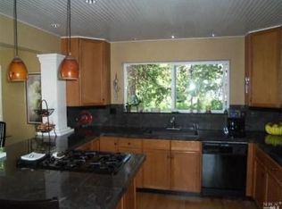 1361 Meadow Ct, Healdsburg, CA