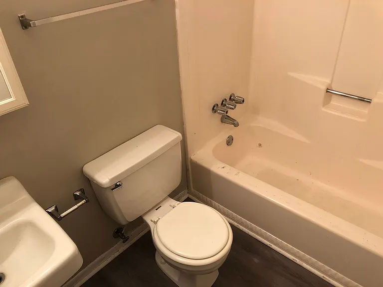 301 E Ann St — Photo 16