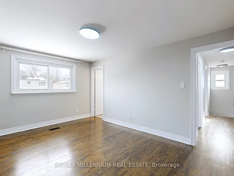 80 Rainier Sq #UPPER — Photo 23