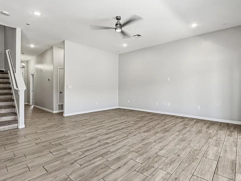 629 La Entrada Cir — Photo 11