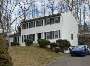 210 Sutherland Dr, Mountain Top, PA