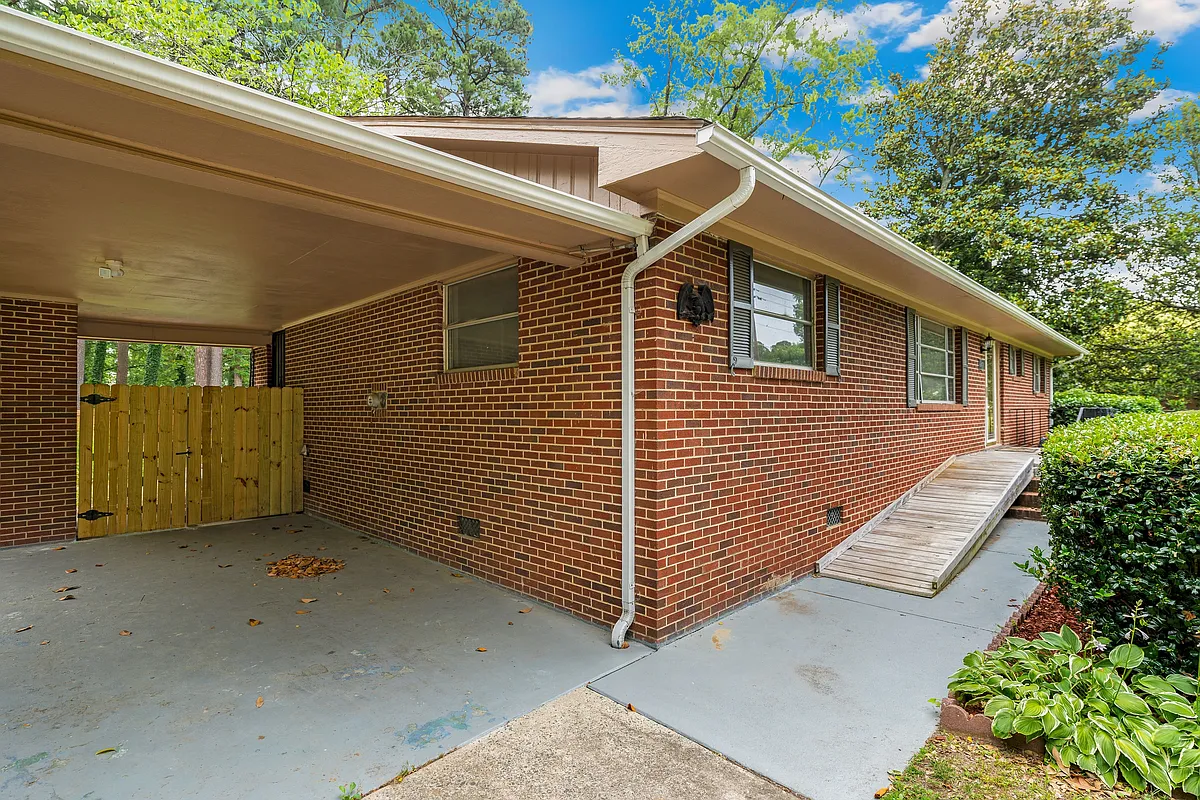 Building Photo - 4300 Newby Dr