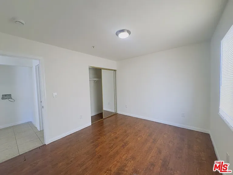 10605 Avalon Blvd — Photo 21