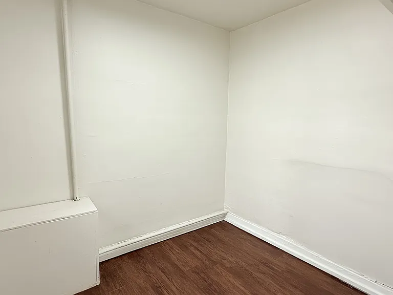 1518 University Ave — Photo 15