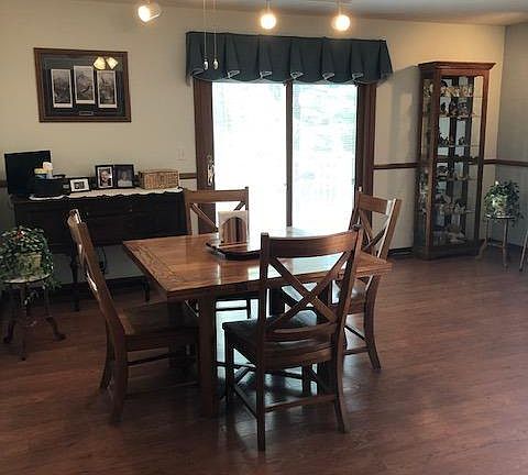 2nd image of 510 Eastlook Dr