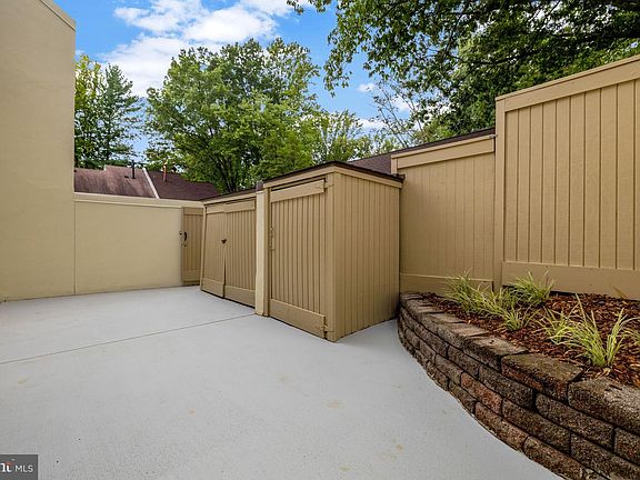 3rd image of 1591 Inlet Ct