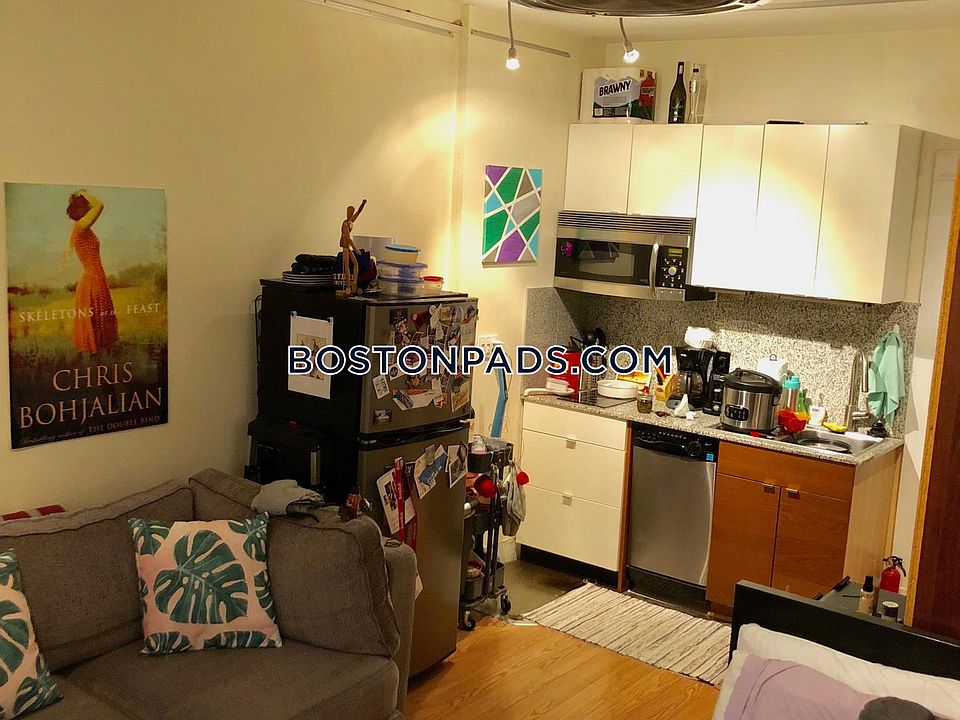 2nd image of 55 Saint Stephen St APT 4F