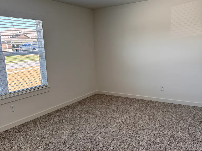 1101 Center Court Cir — Photo 9