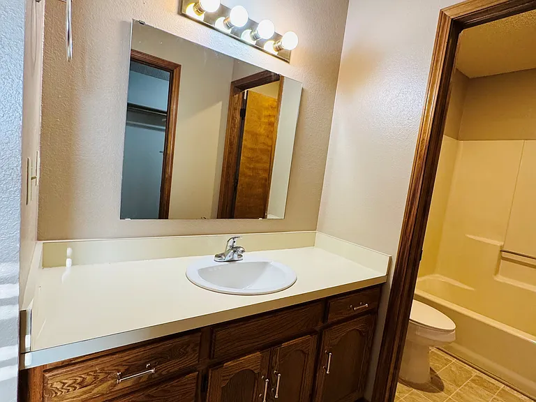2231 S Texas Ave — Photo 5