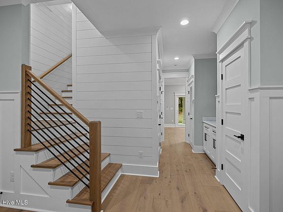 5th image of 131 Fawn Drive