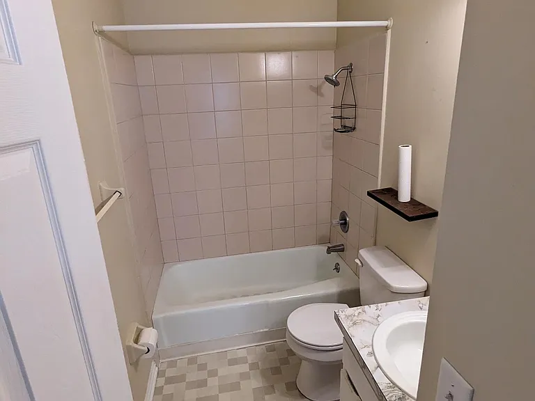 upstairs full bath