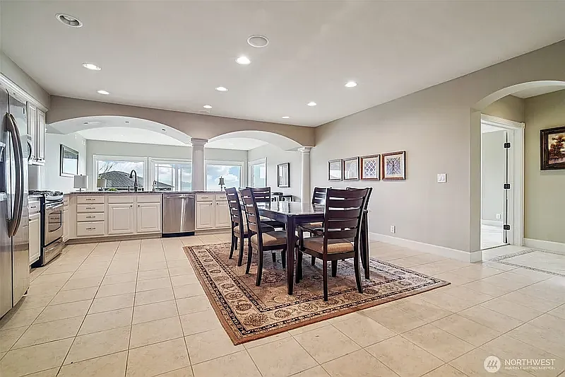 2 bed, 2.5 bath, 1725 sqft, $2,995 — Photo 4