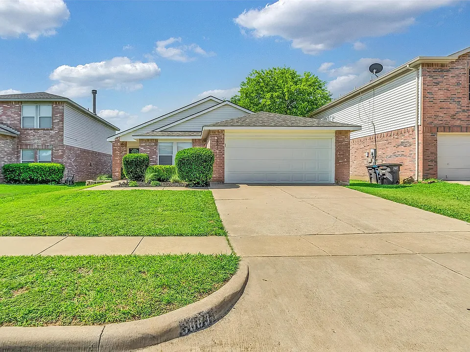 3883 Fox Run Dr