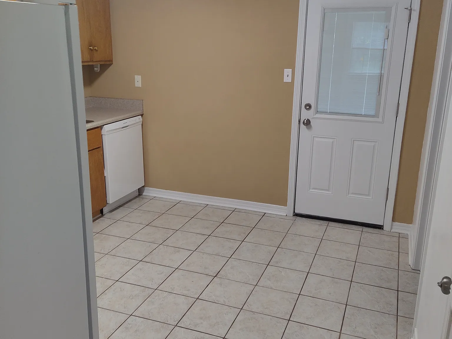 2 bed, 968 sqft, $1,600 — Photo 4