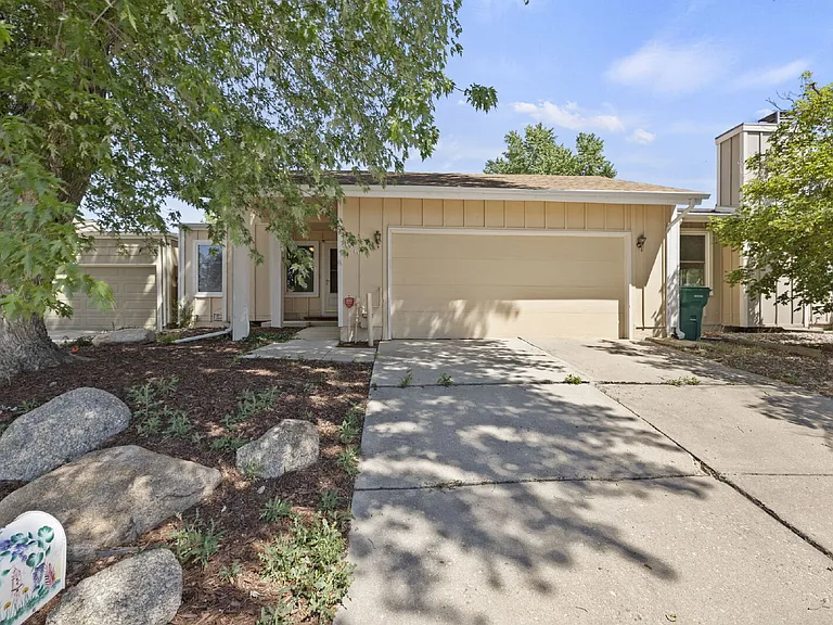 826 San Antonio Pl — Photo 2