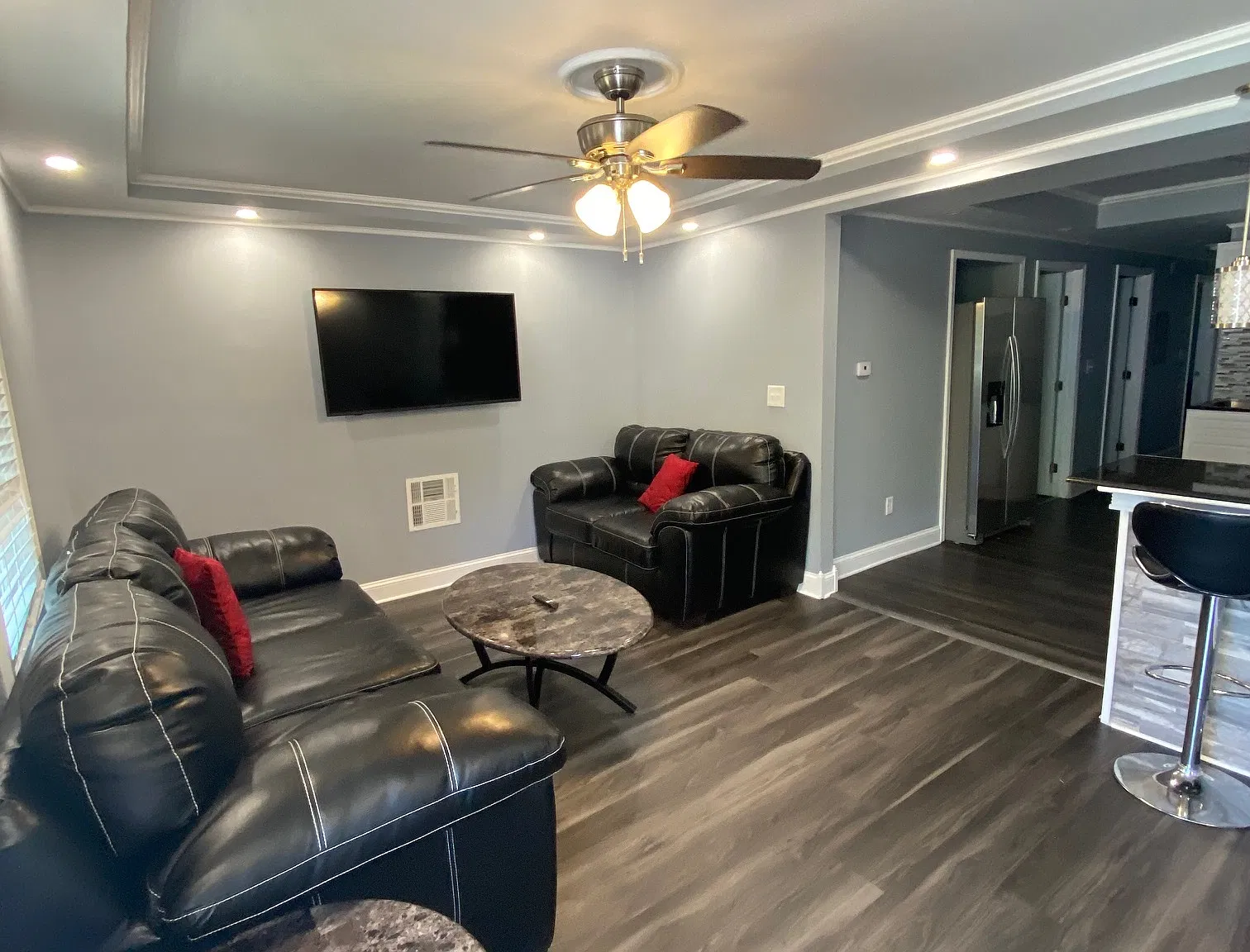 104 Ashworth Pl — Photo 3