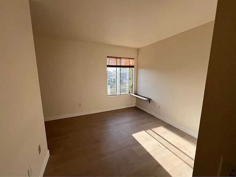 37727 Harvey St #4 — Photo 1