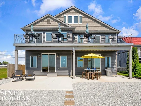 7305 Dyke Rd, Clay, MI 48001