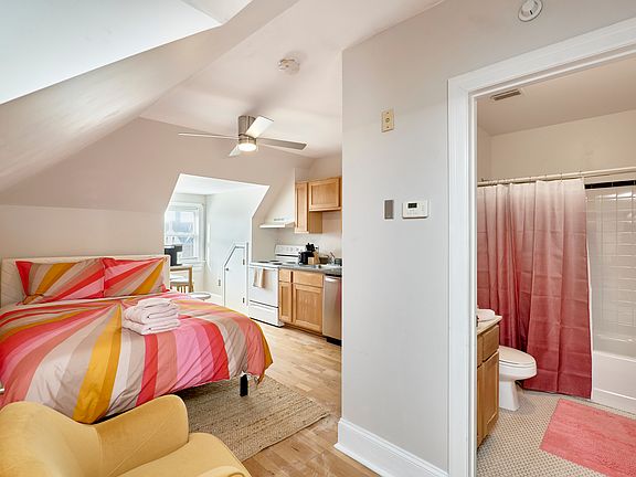 4th image of 3805 Lindell Blvd APT A