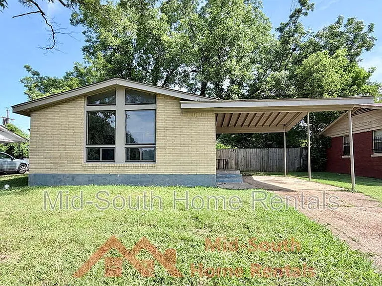 2298 Dells Ave — Photo 1